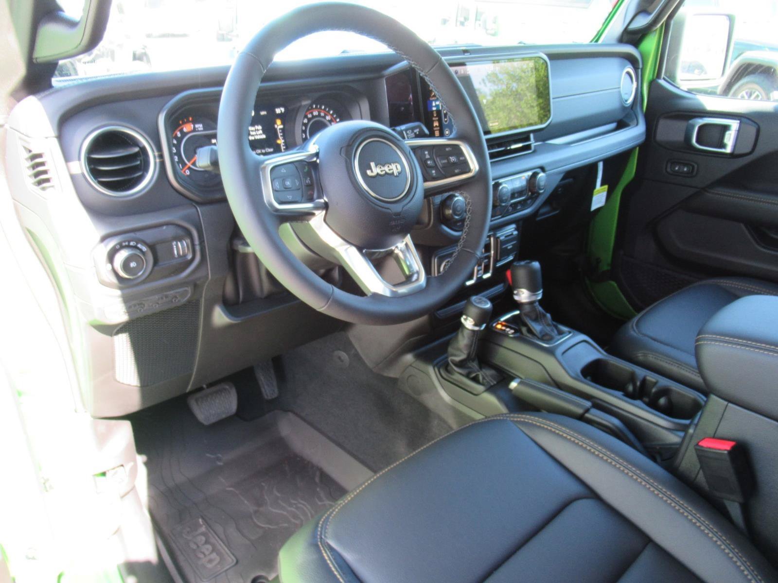 New 2026 Jeep Wrangler Unlimited Sahara w/ Whitecap Package AWD/4WD image 16