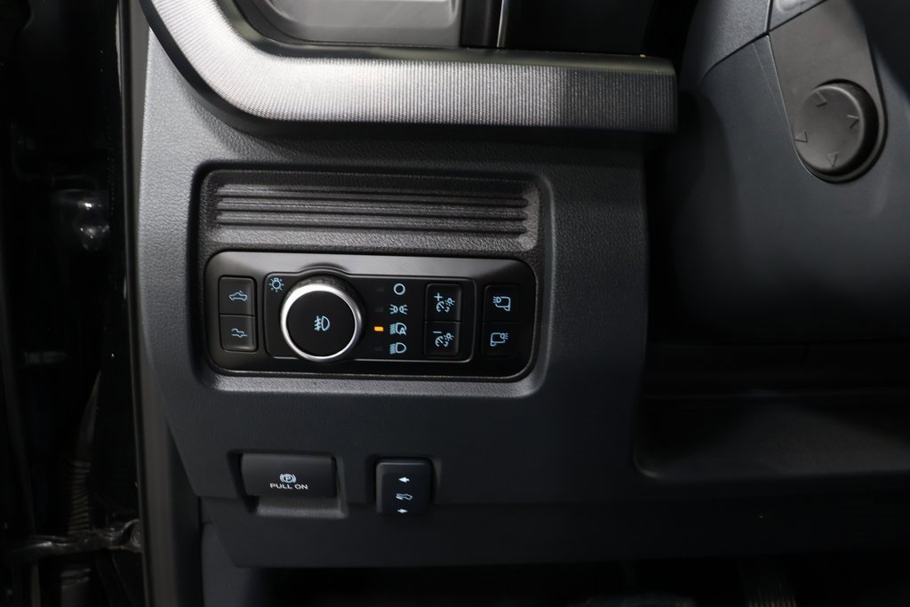 Used 2025 Ford F250 Platinum image 17