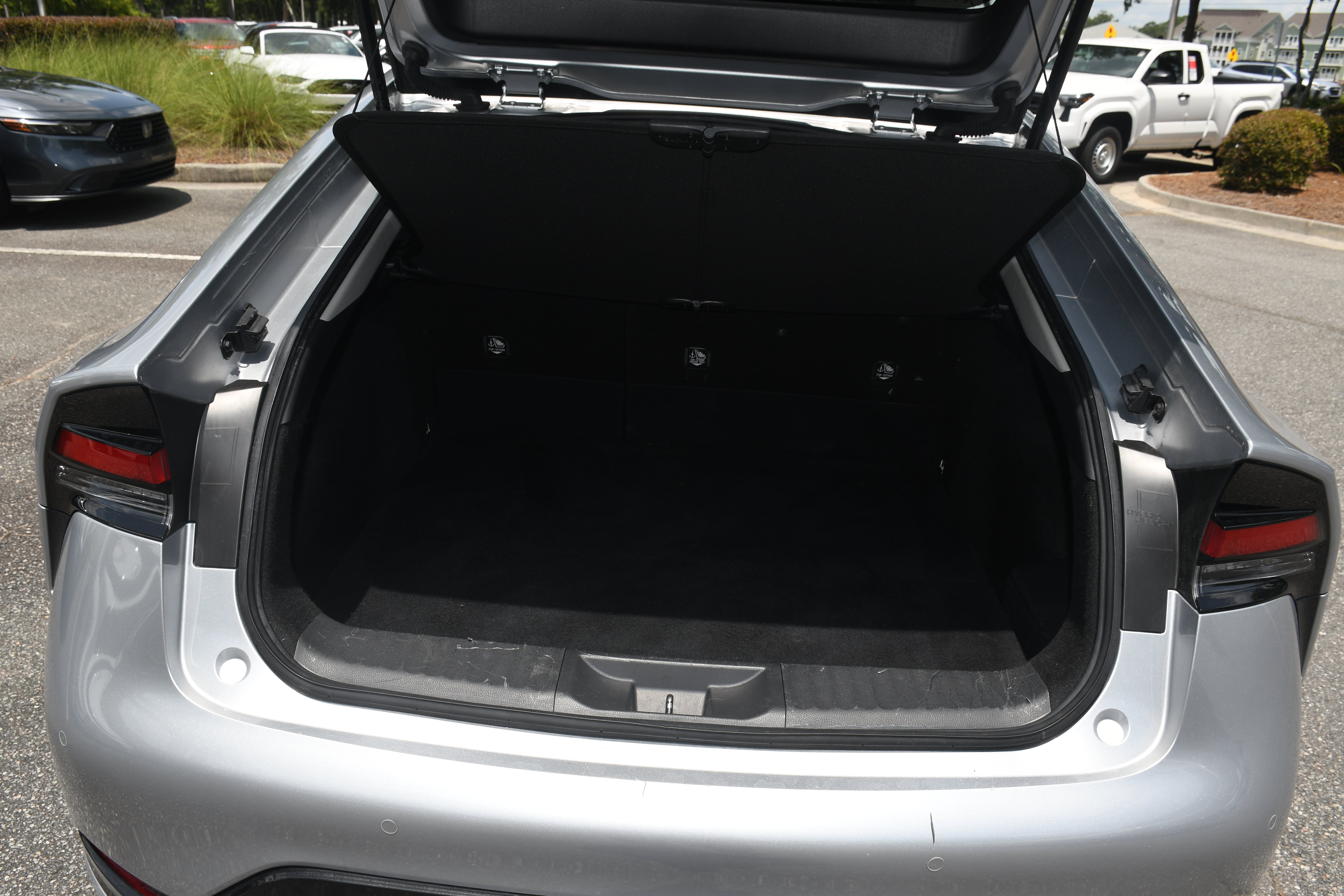 Used 2024 Toyota Prius XLE FWD image 17