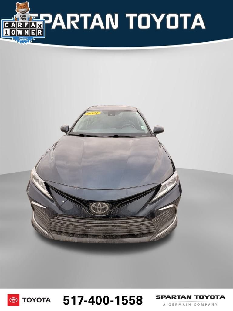 Used 2021 Toyota Camry LE image 10