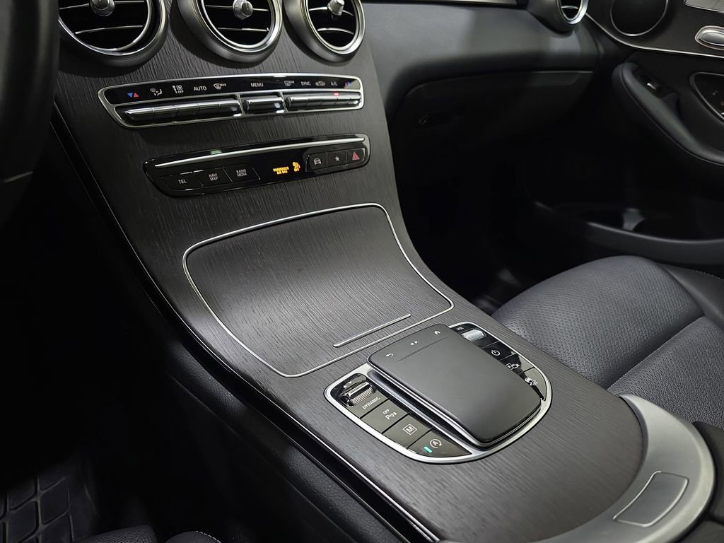 Used 2021 Mercedes-Benz GLC 300 GLC 300 image 27