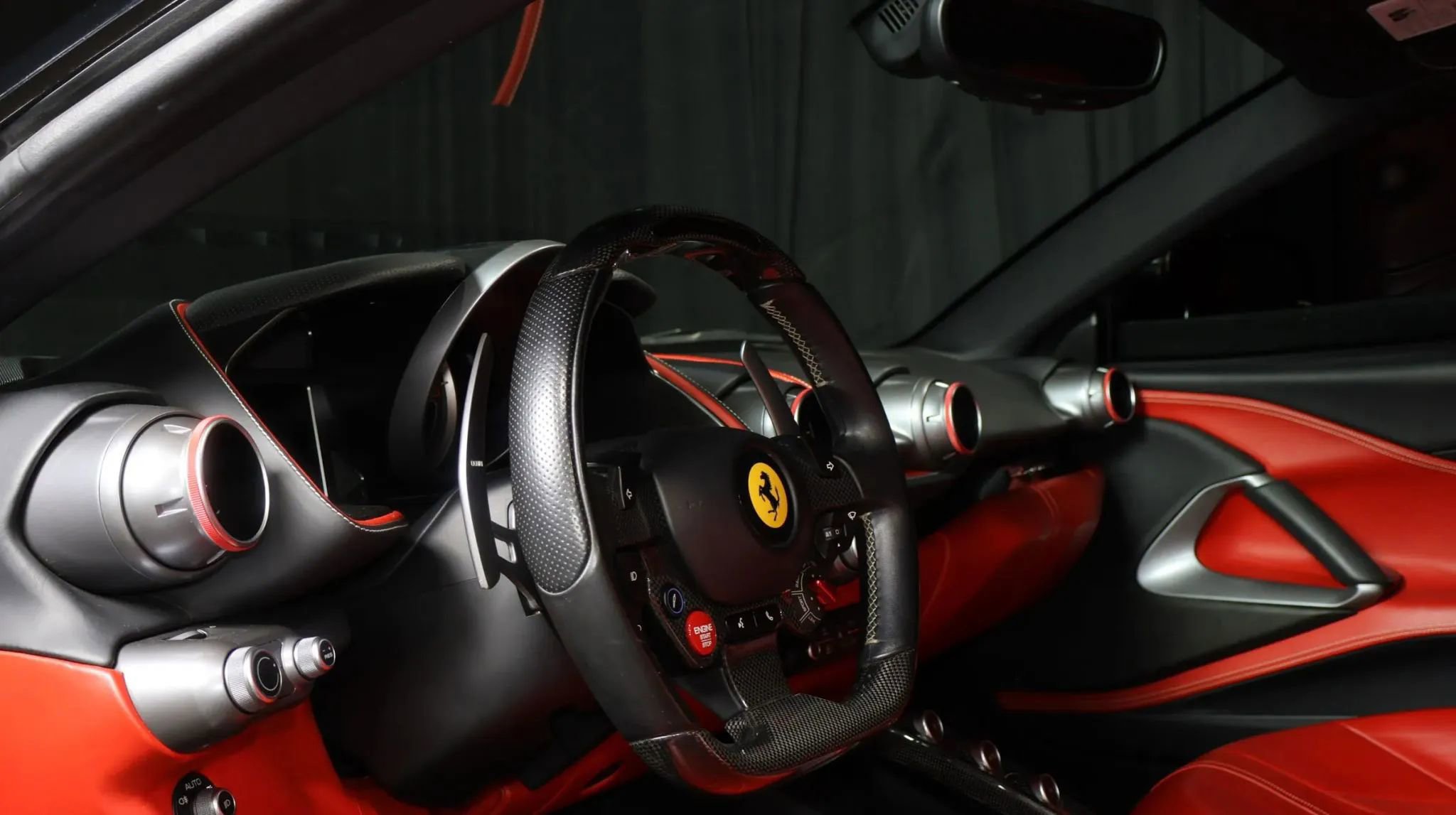 Used 2019 Ferrari 812 Superfast RWD image 5