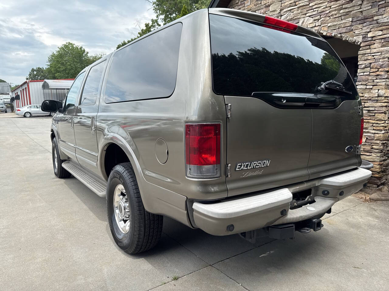 Used 2004 Ford Excursion Limited AWD/4WD image 3