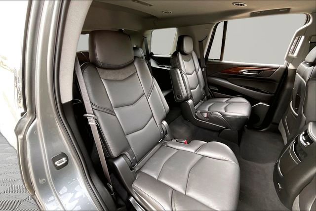 Used 2020 Cadillac Escalade Luxury image 16