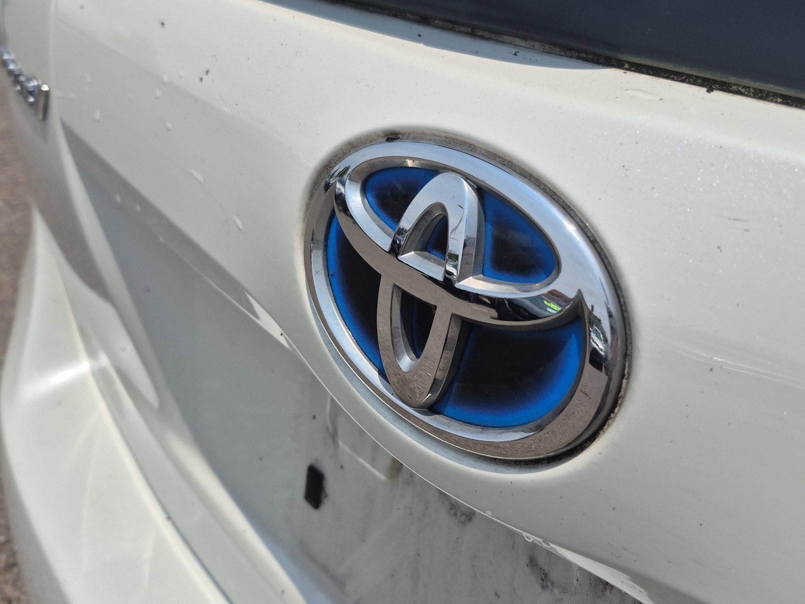 Used 2016 Toyota Prius V Two FWD image 21