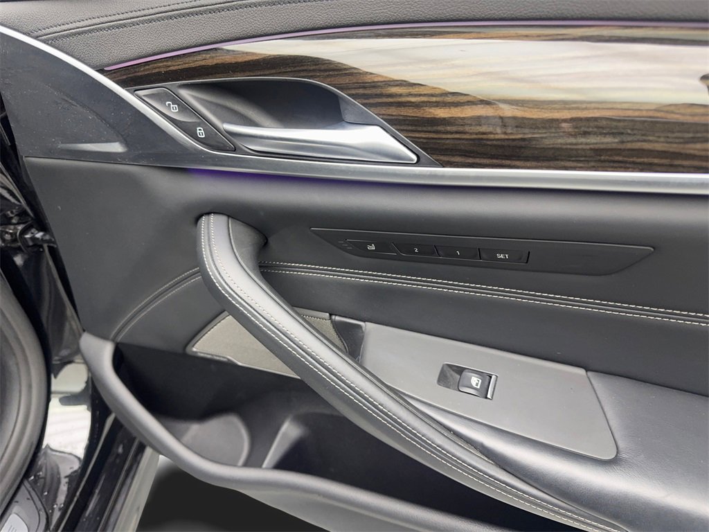 Used 2020 BMW M550i xDrive w/ Executive Package image 50