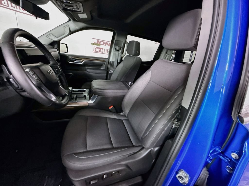 Used 2025 Chevrolet Silverado 1500 RST w/ Convenience Package II AWD/4WD image 26