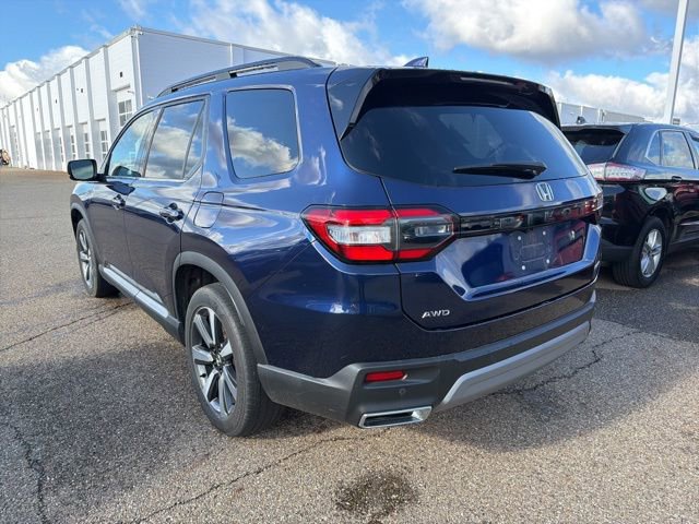 Used 2024 Honda Pilot Touring image 4