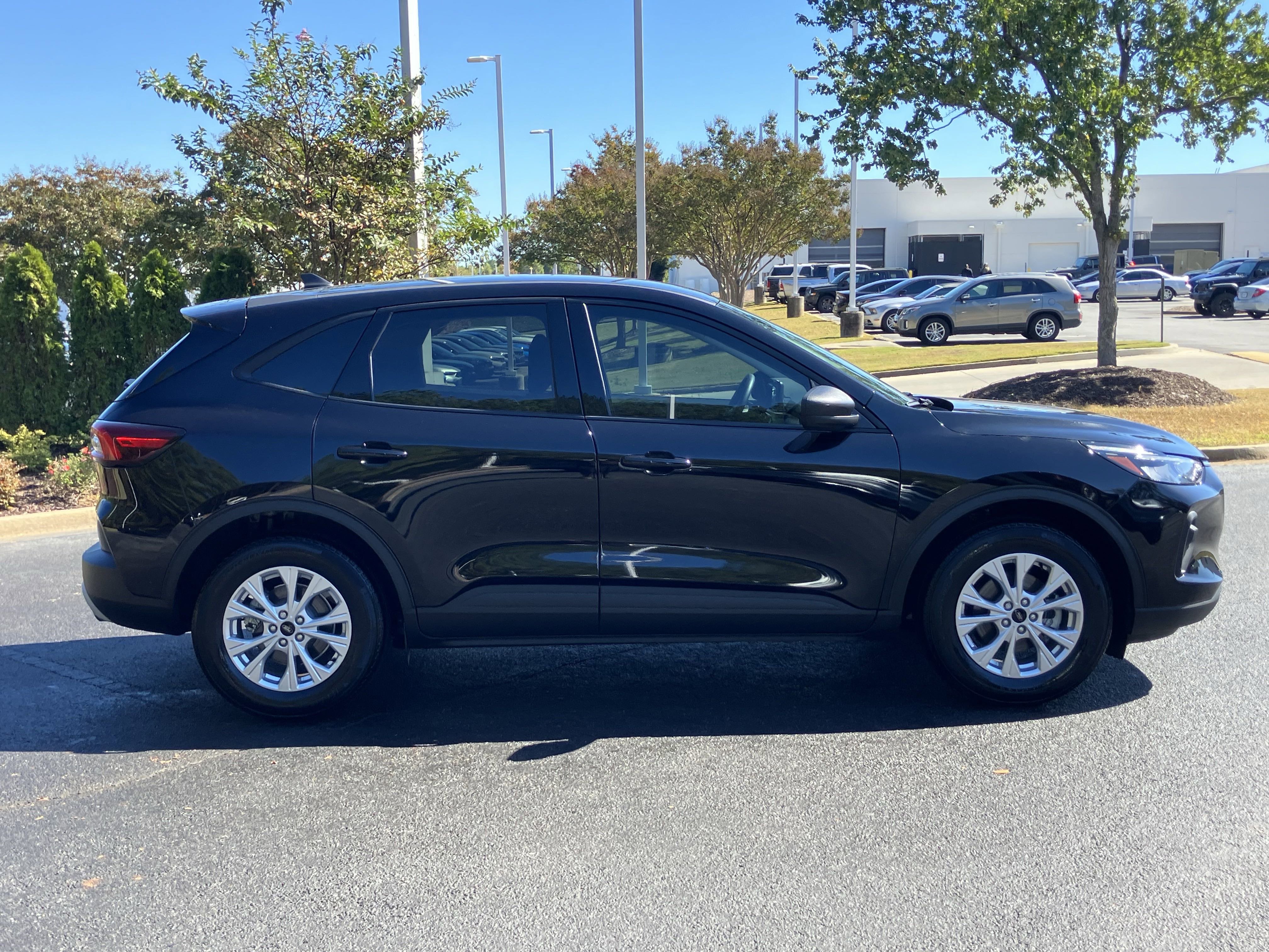 Used 2025 Ford Escape Active image 11