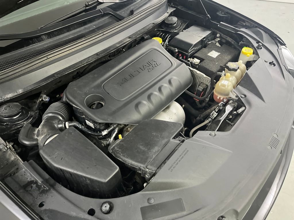 Used 2019 Jeep Cherokee Latitude w/ Popular Appearance Group image 11