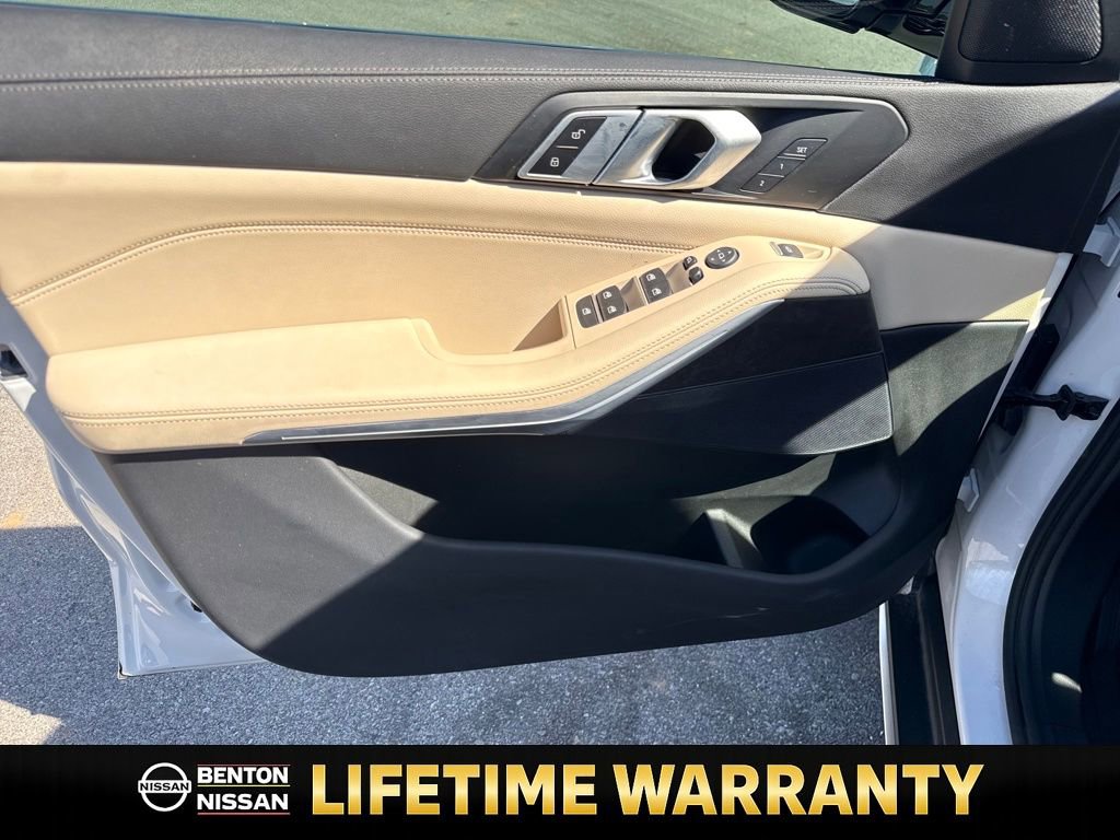 Used 2022 BMW X5 sDrive40i w/ Executive Package image 12