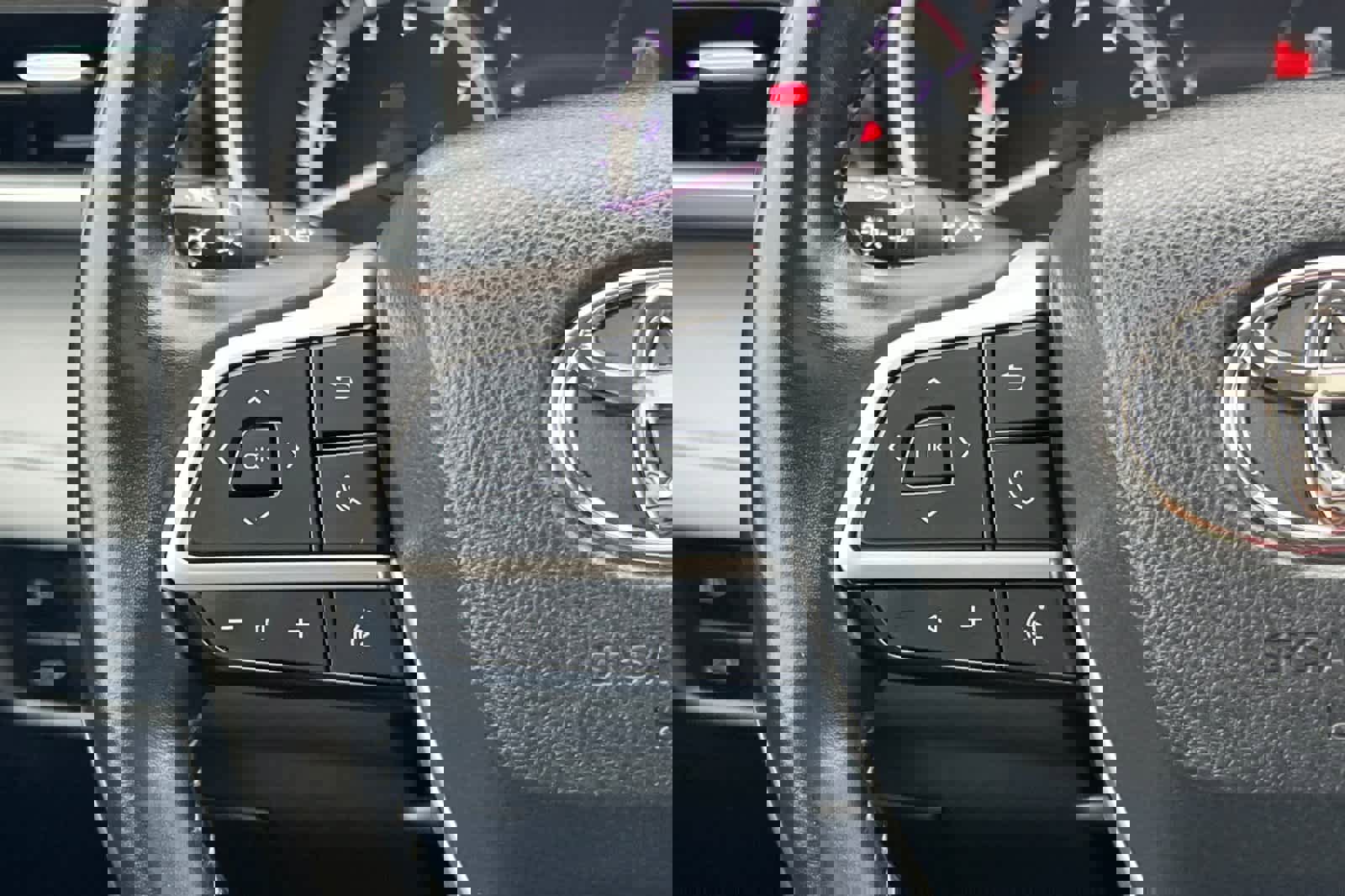 Used 2023 Toyota Highlander XLE image 27