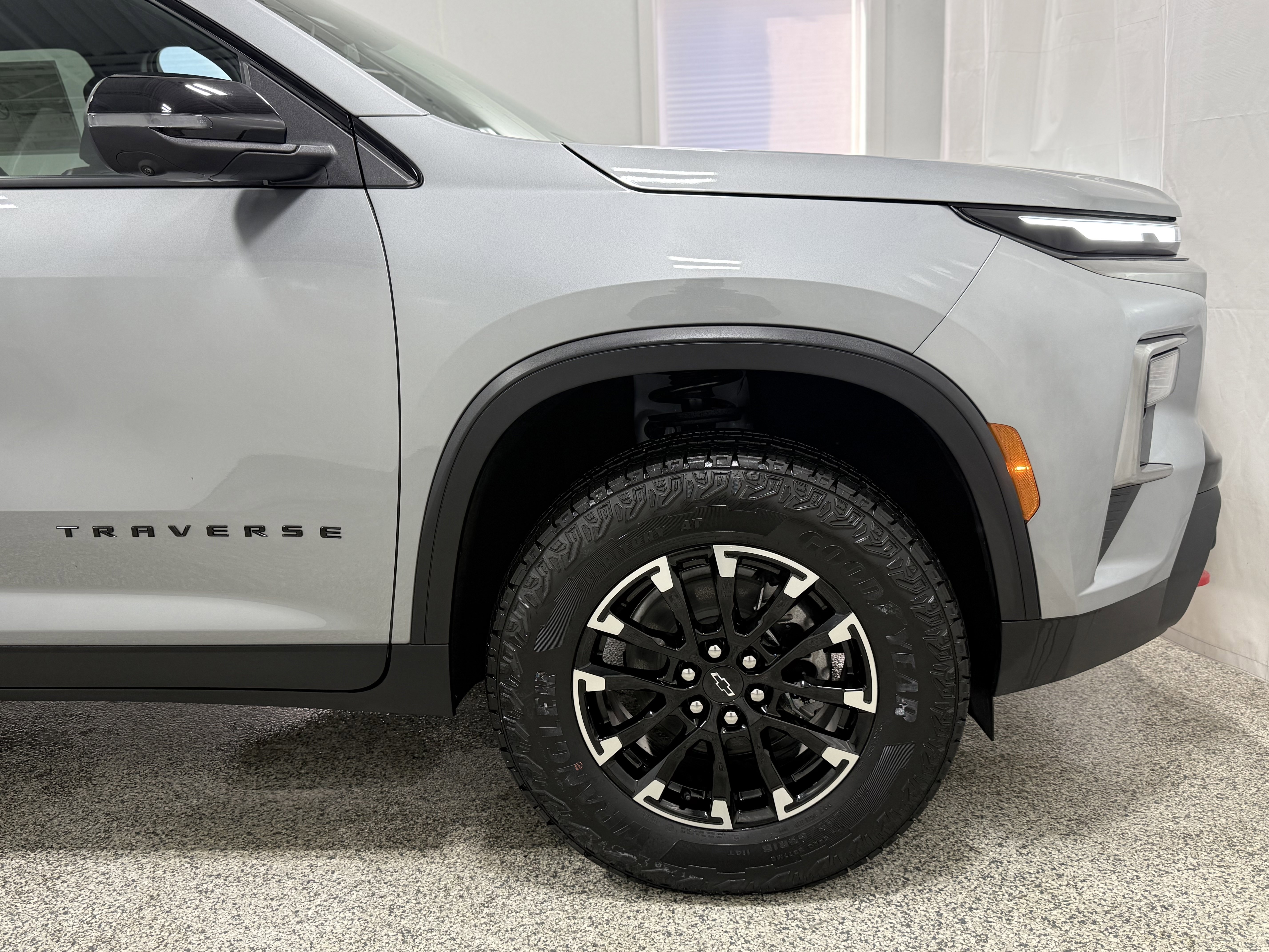 Used 2025 Chevrolet Traverse Z71 w/ Driver Confidence Package image 35