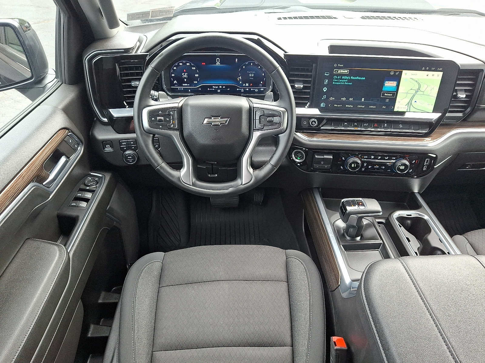 Used 2023 Chevrolet Silverado 1500 LT Trail Boss w/ LPO, Dark Essentials Package AWD/4WD image 11