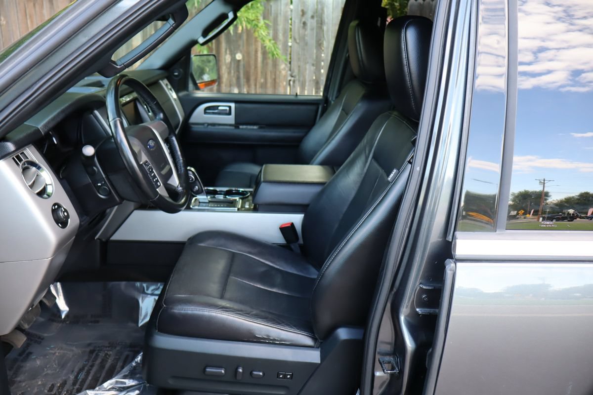 Used 2015 Ford Expedition Limited w/ Equipment Group 301A AWD/4WD image 19