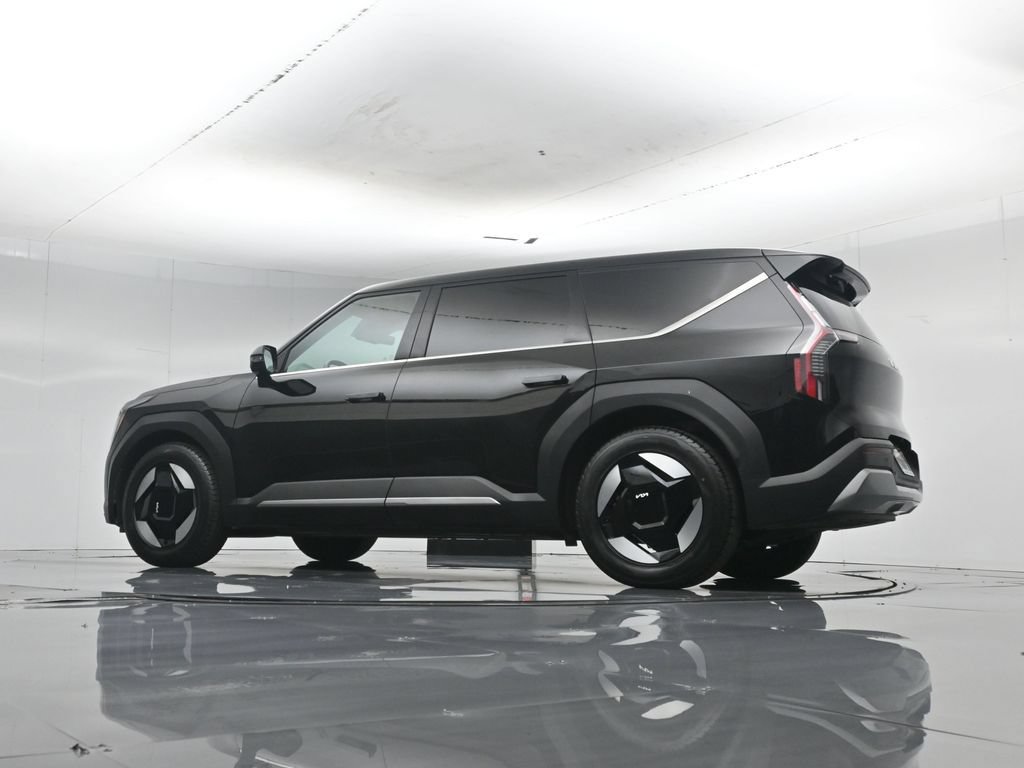 Used 2024 Kia EV9 Light Long Range RWD image 55