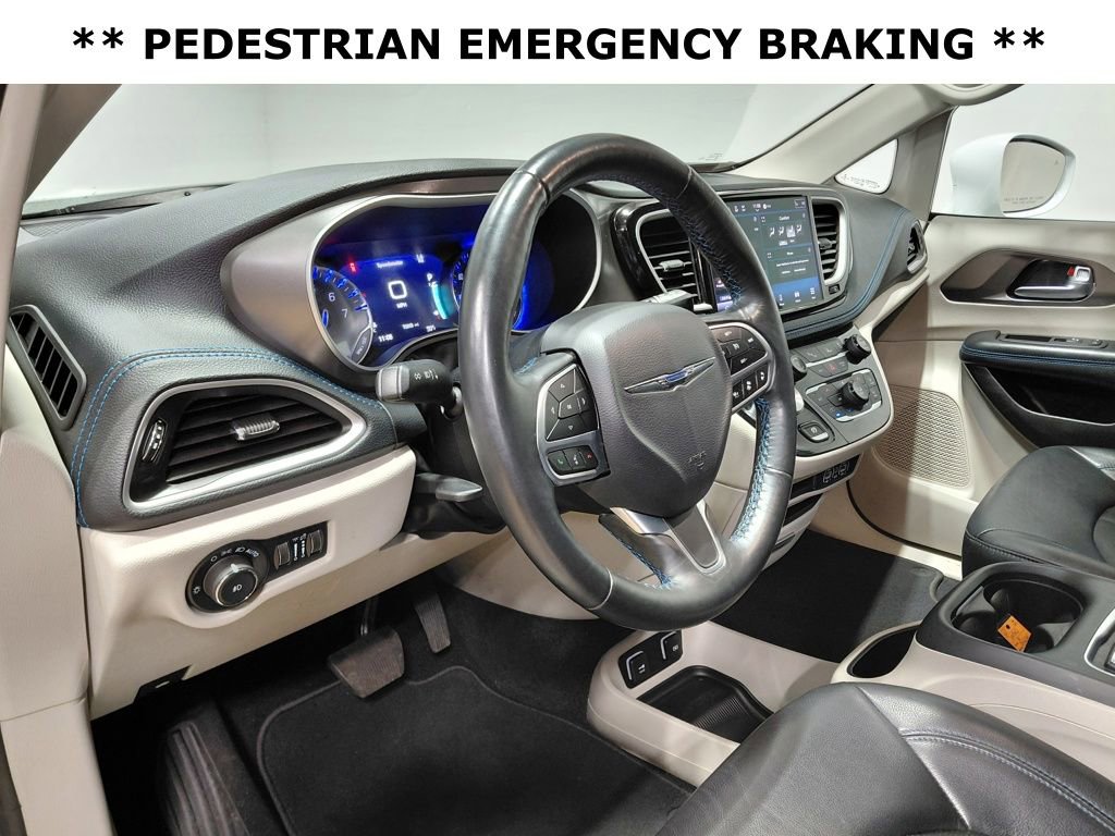 Certified 2021 Chrysler Pacifica Touring-L image 13