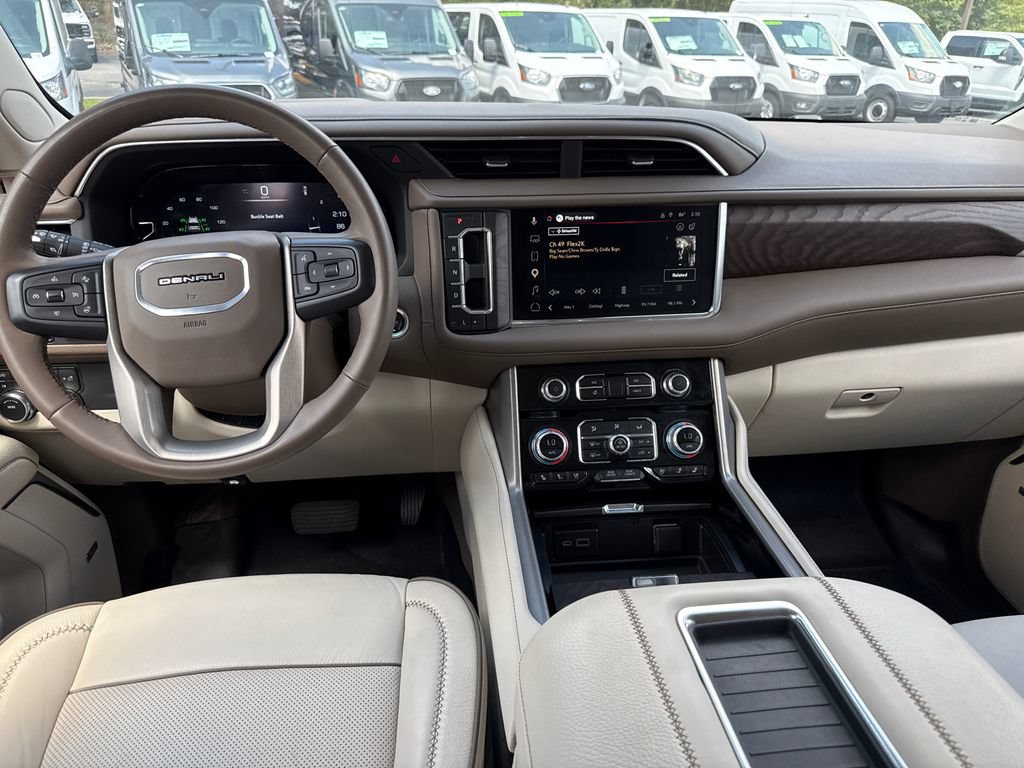Used 2024 GMC Yukon XL Denali AWD/4WD image 23
