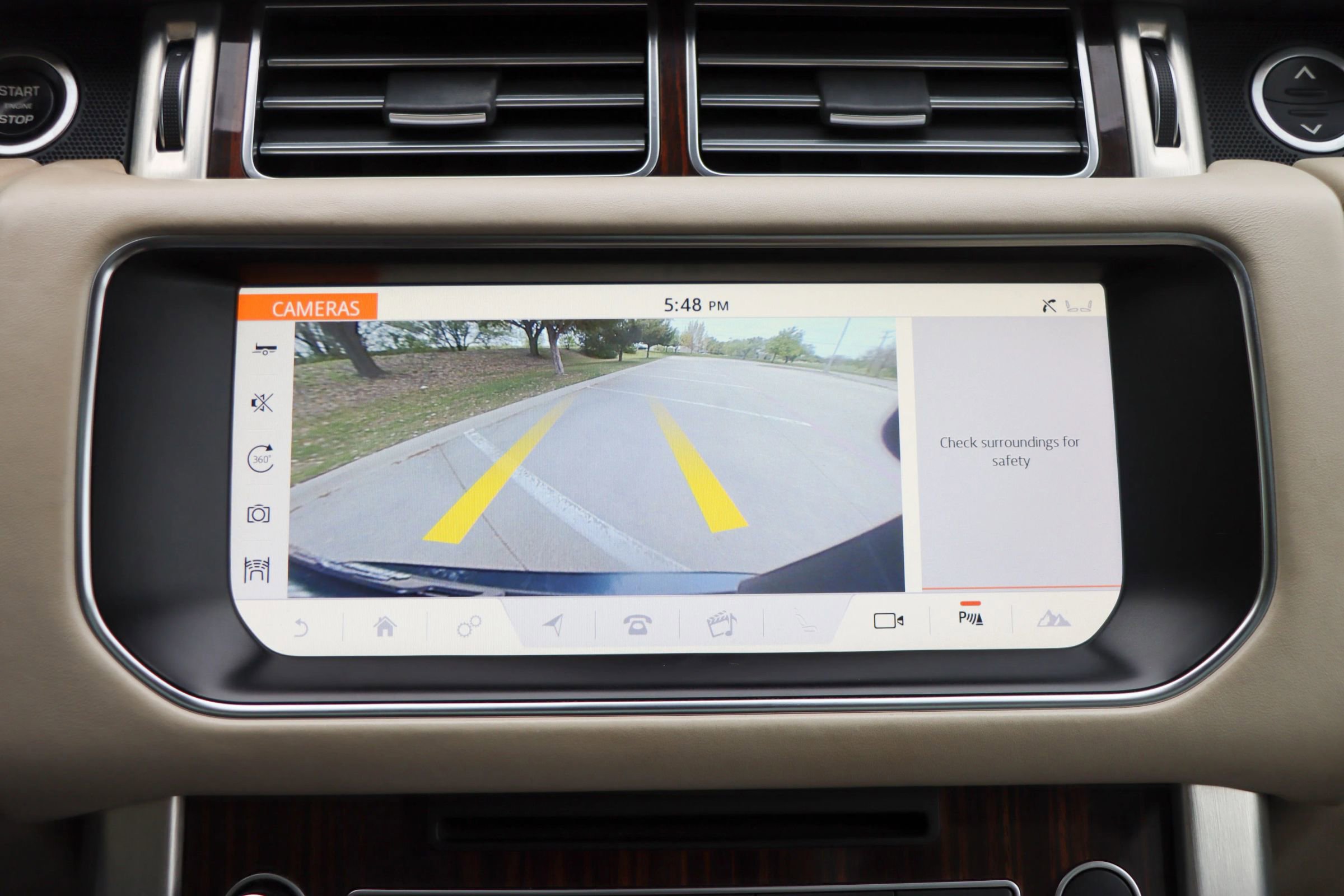 Used 2017 Land Rover Range Rover HSE image 36