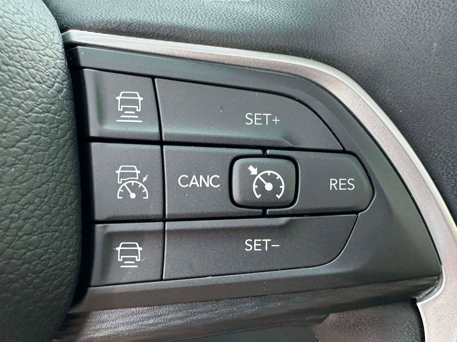 Used 2024 Jeep Grand Cherokee Altitude AWD/4WD image 21