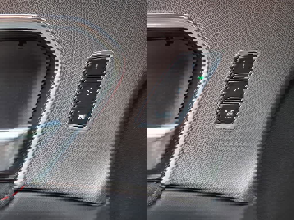 Used 2025 Acura RDX A-Spec image 15