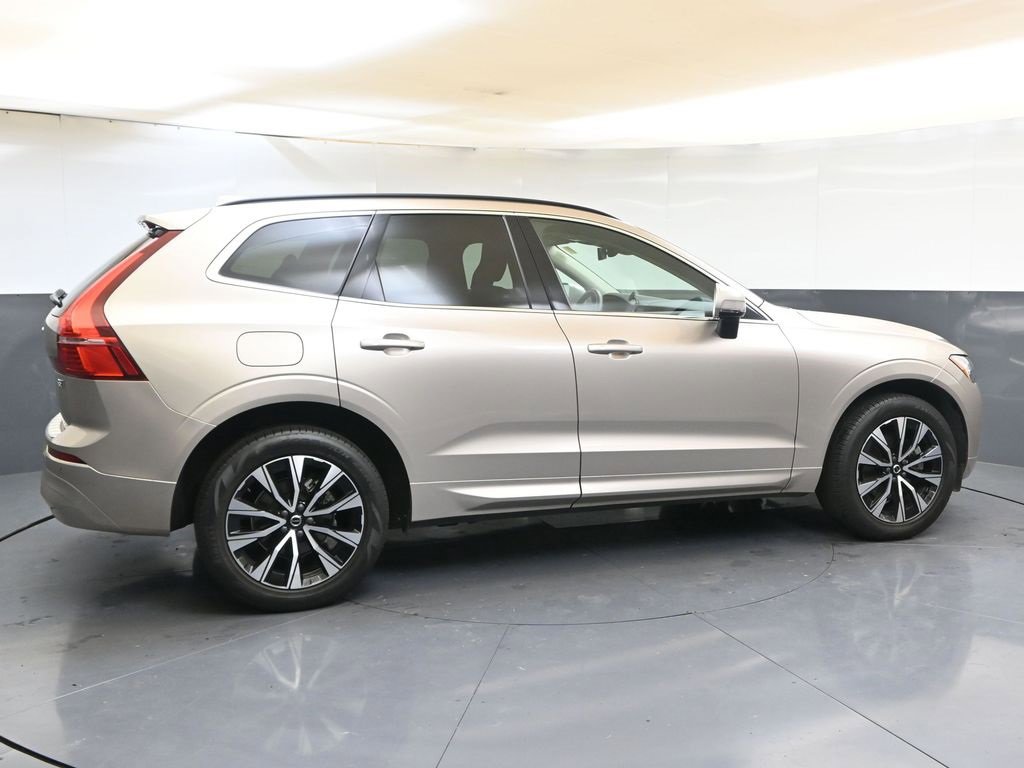 Certified 2023 Volvo XC60 B5 Core image 6