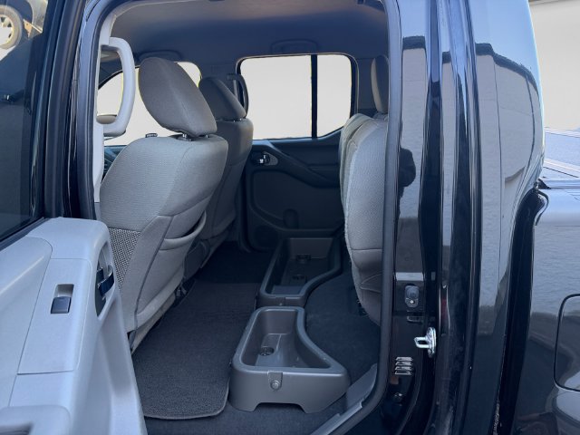 Used 2021 Nissan Frontier SV w/ Midnight Edition Floor Mats AWD/4WD image 9