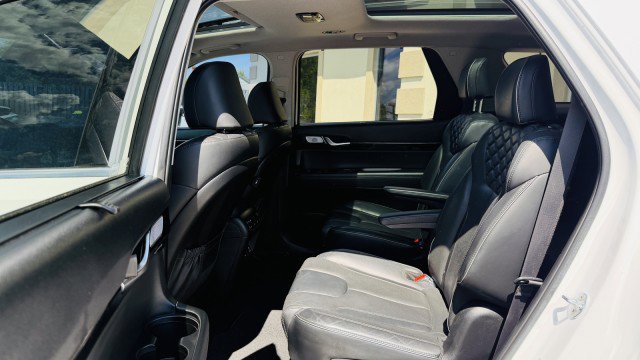 Used 2022 Hyundai Palisade Limited w/ Cargo Package FWD image 7