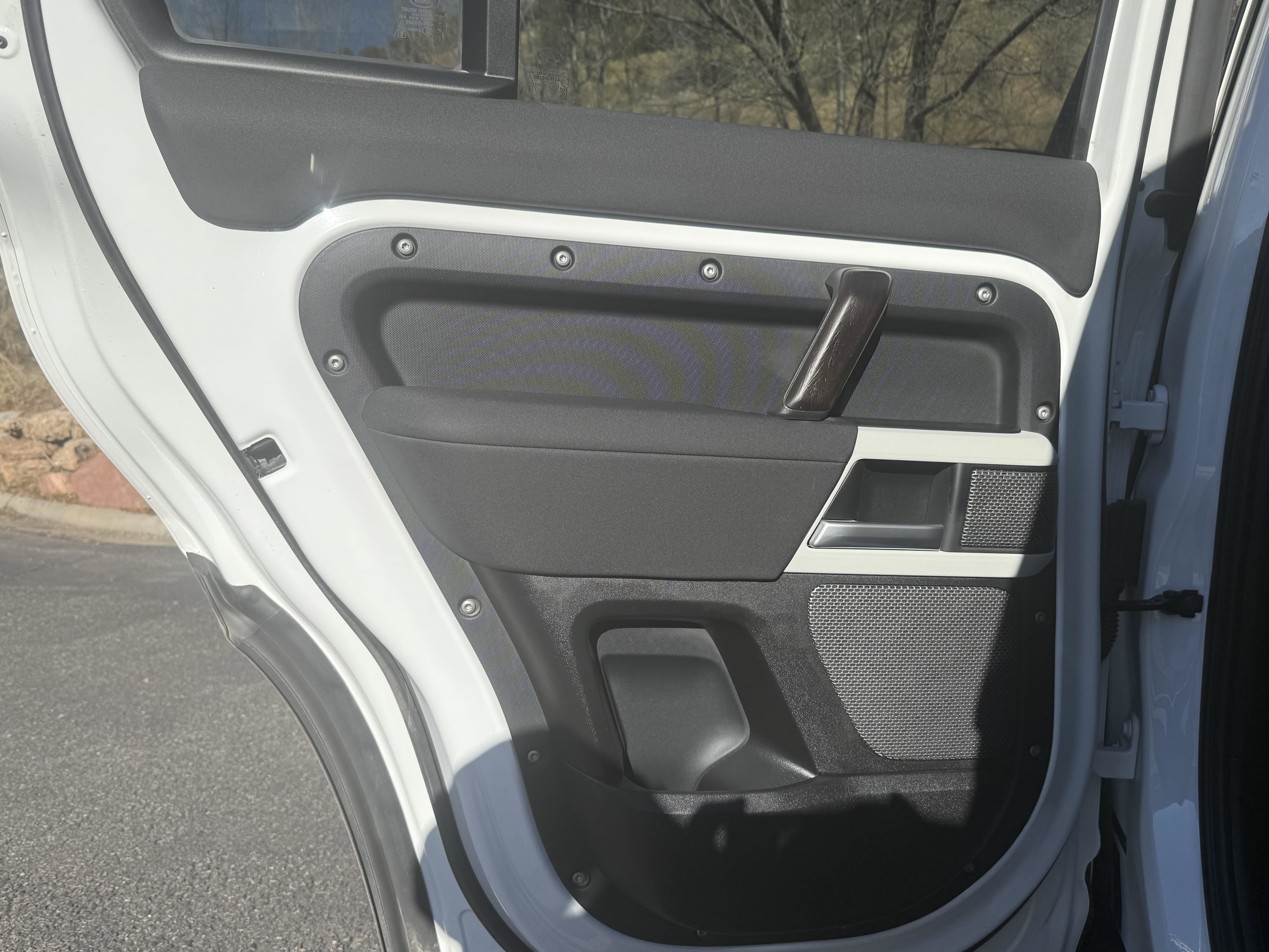 Certified 2022 Land Rover Defender 110 SE image 33