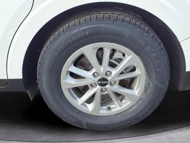 Used 2024 Kia Carnival LX image 18