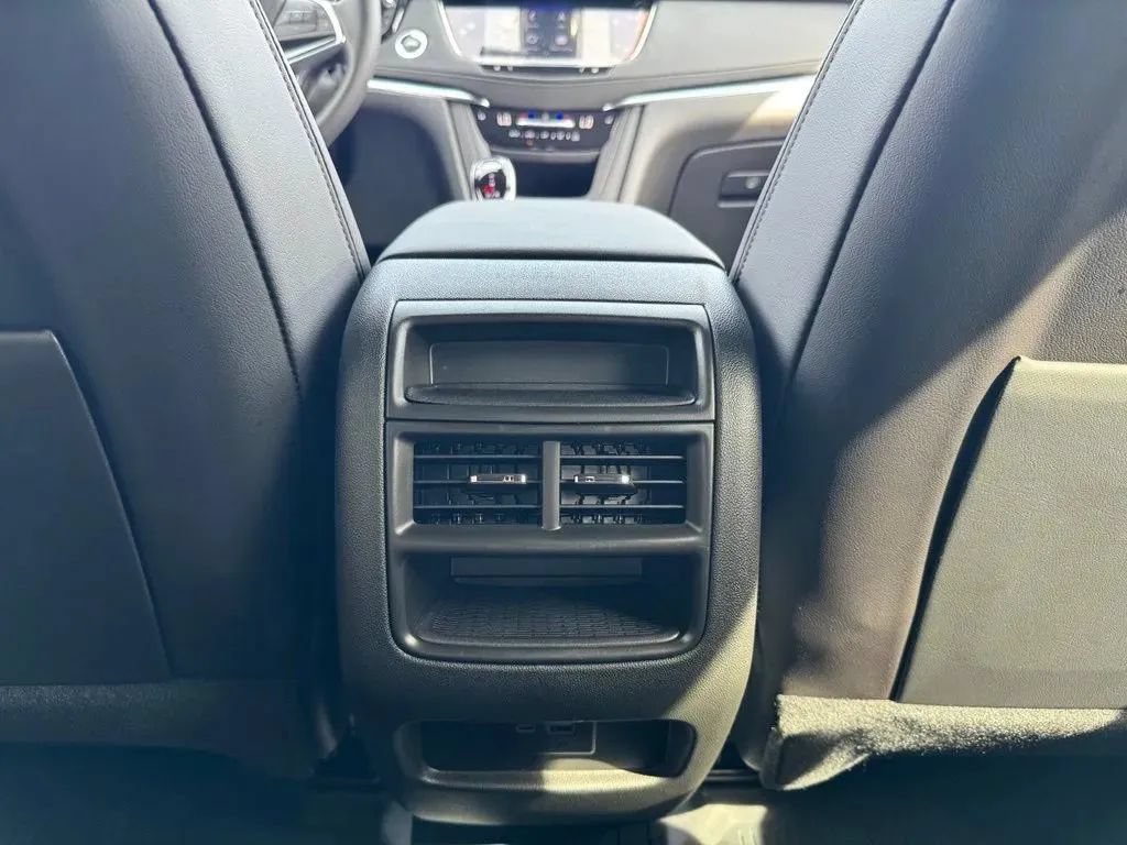 New 2026 Cadillac XT5 Premium Luxury w/ LPO, Floor Liner Package AWD/4WD image 20