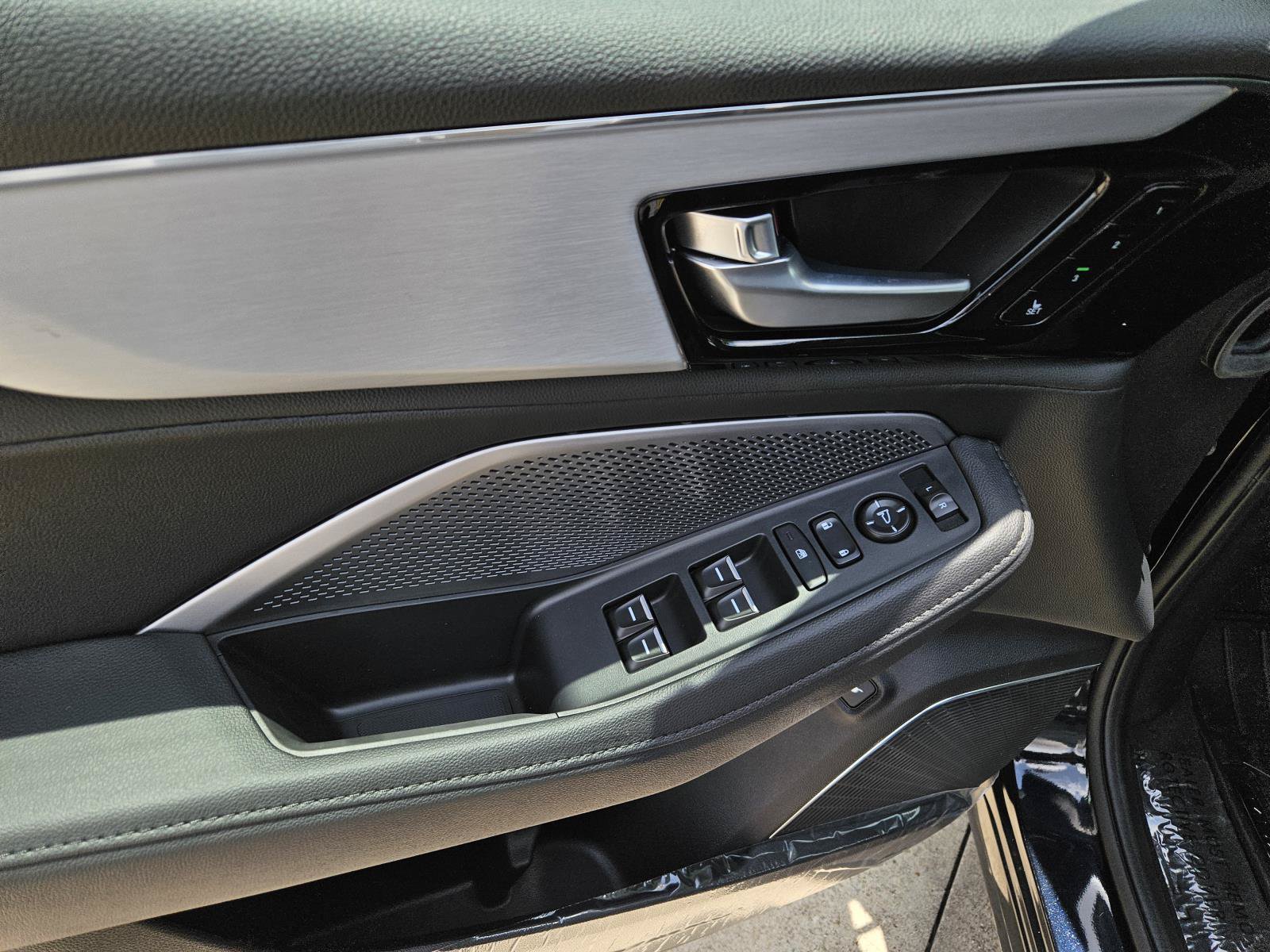 New 2026 Acura MDX SH-AWD image 18