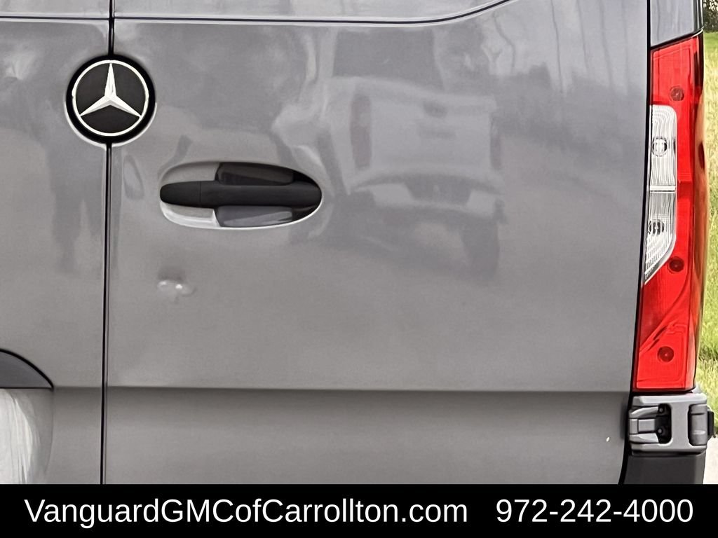 Used 2021 Mercedes-Benz Sprinter 4500 image 5
