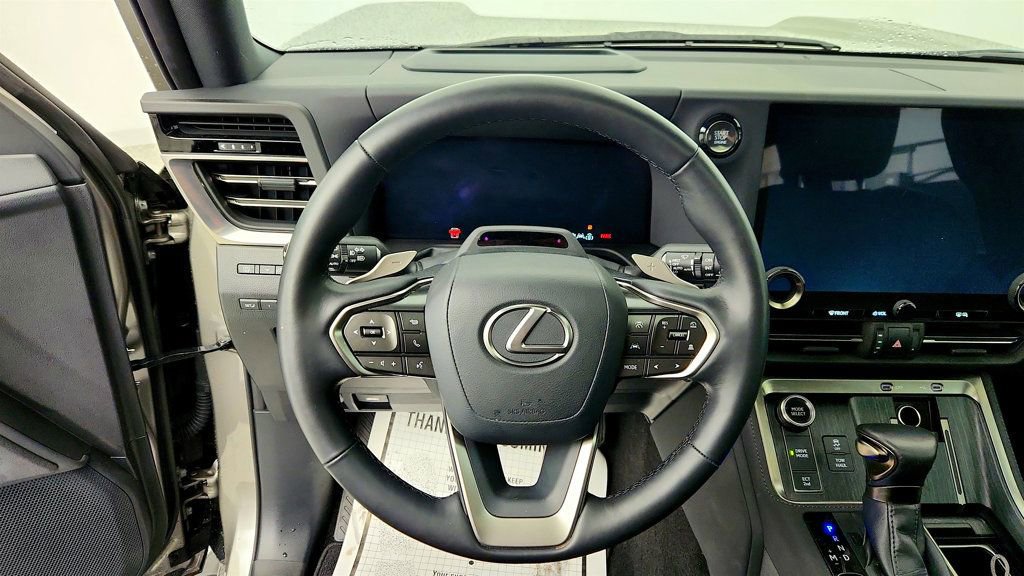 Used 2024 Lexus GX 550 AWD/4WD image 13