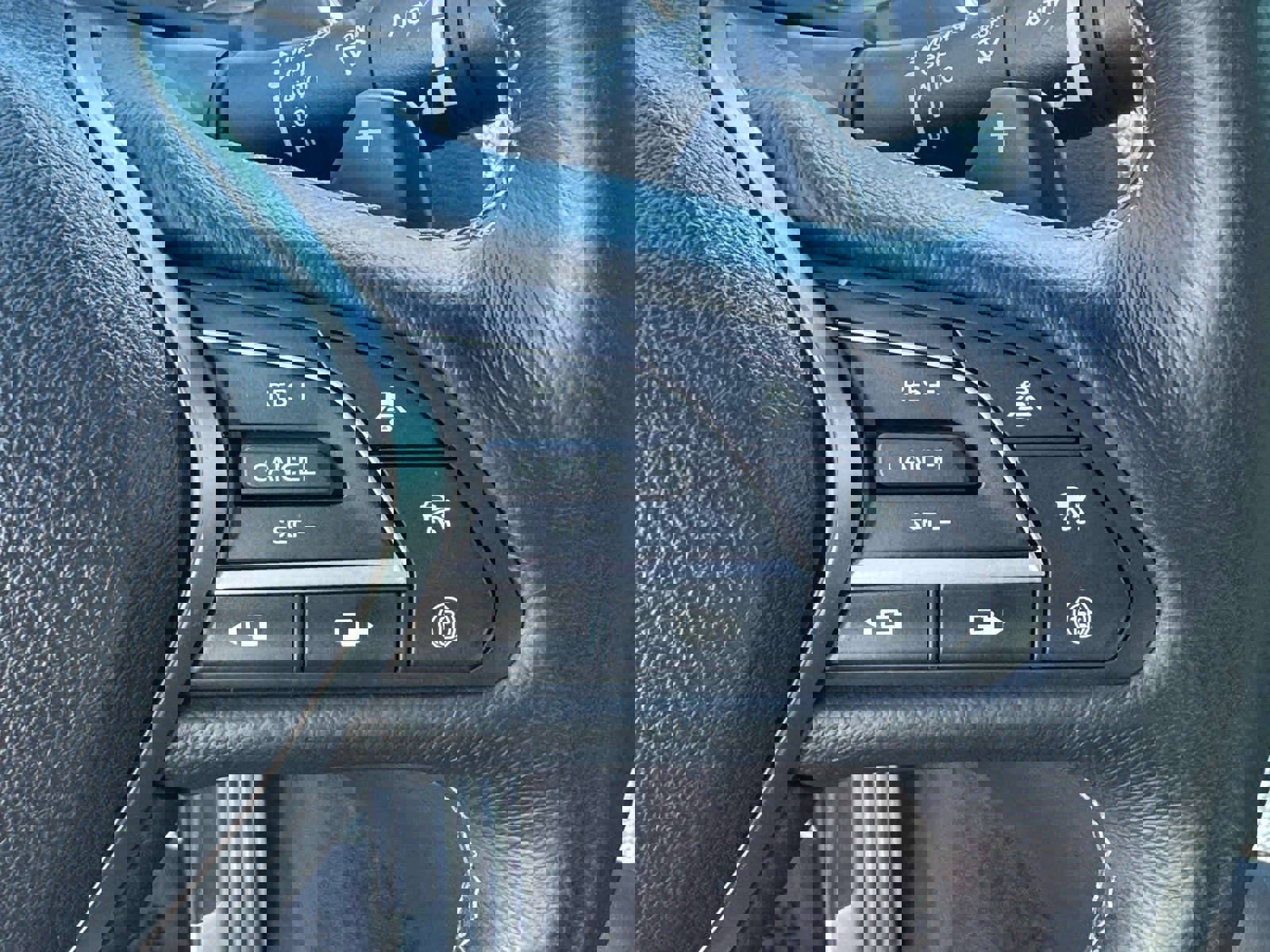 Used 2017 INFINITI Q60 Red Sport 400 image 23