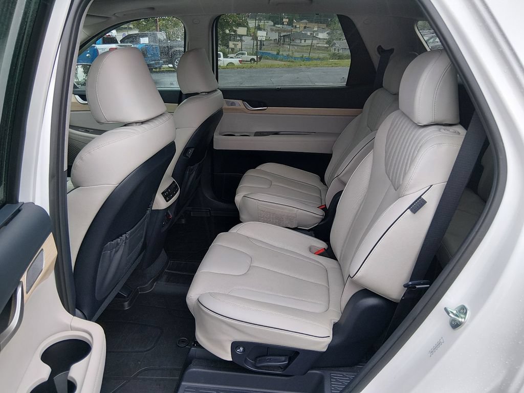 Used 2024 Hyundai Palisade Limited AWD/4WD image 15