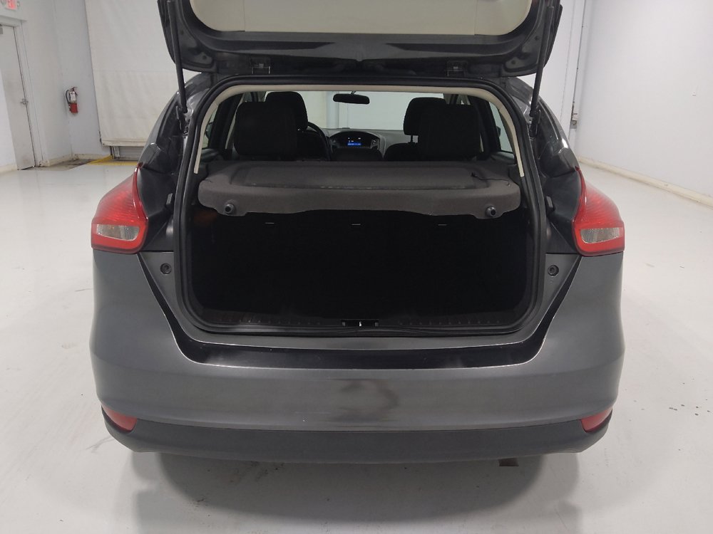 Used 2018 Ford Focus SE w/ Cold Weather Package FWD image 29