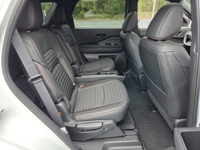 New 2026 Nissan Pathfinder Rock Creek AWD/4WD image 13