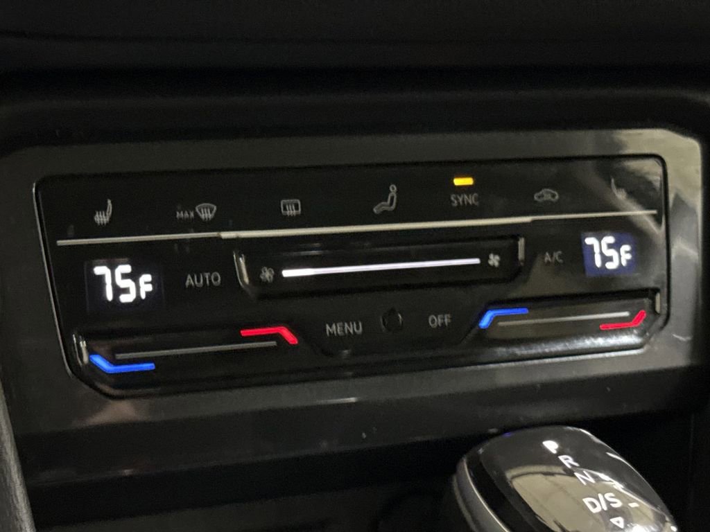 Used 2023 Volkswagen Tiguan SE image 15