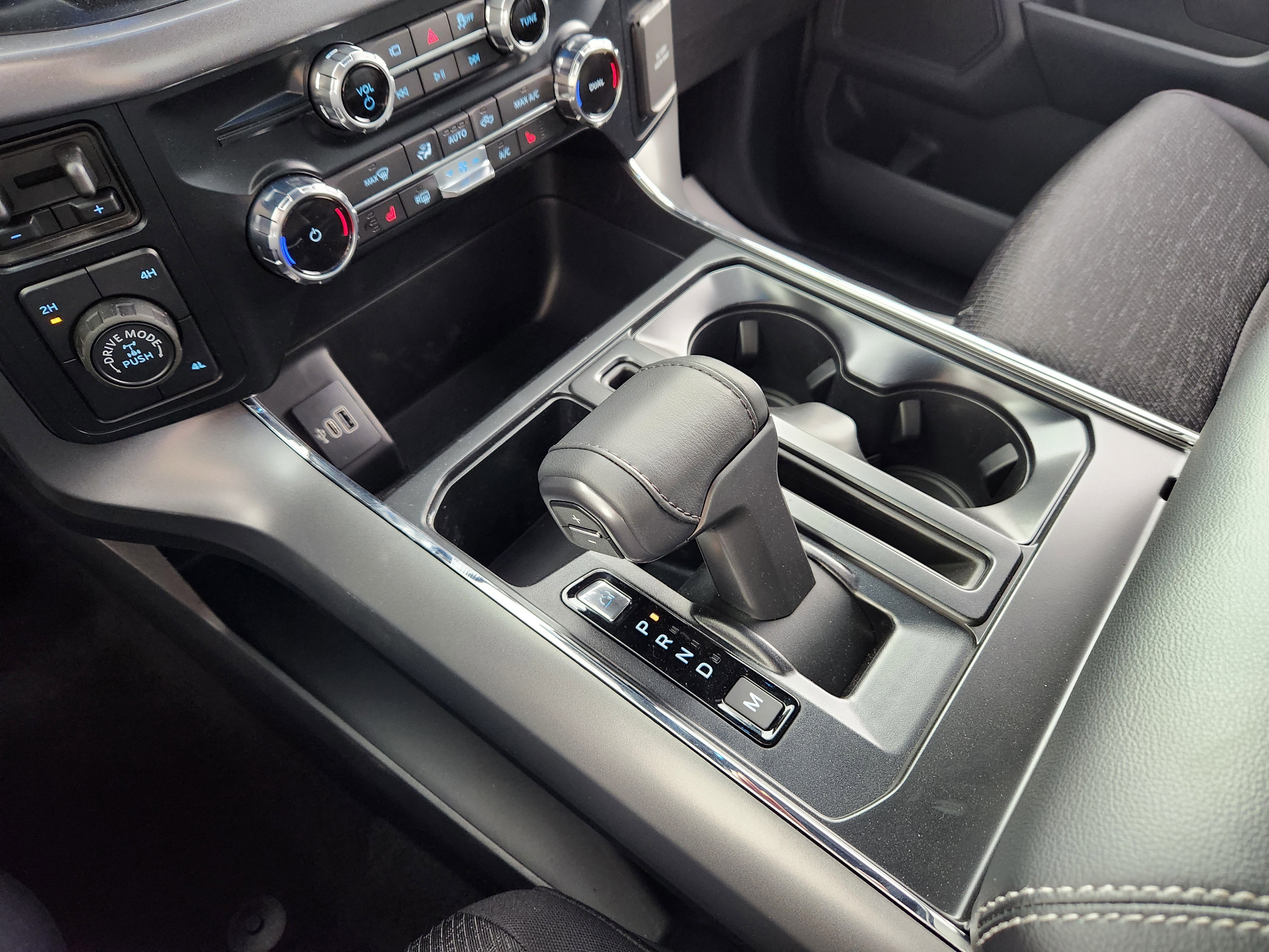 New 2025 Ford F150 XLT w/ Equipment Group 302A MID image 16