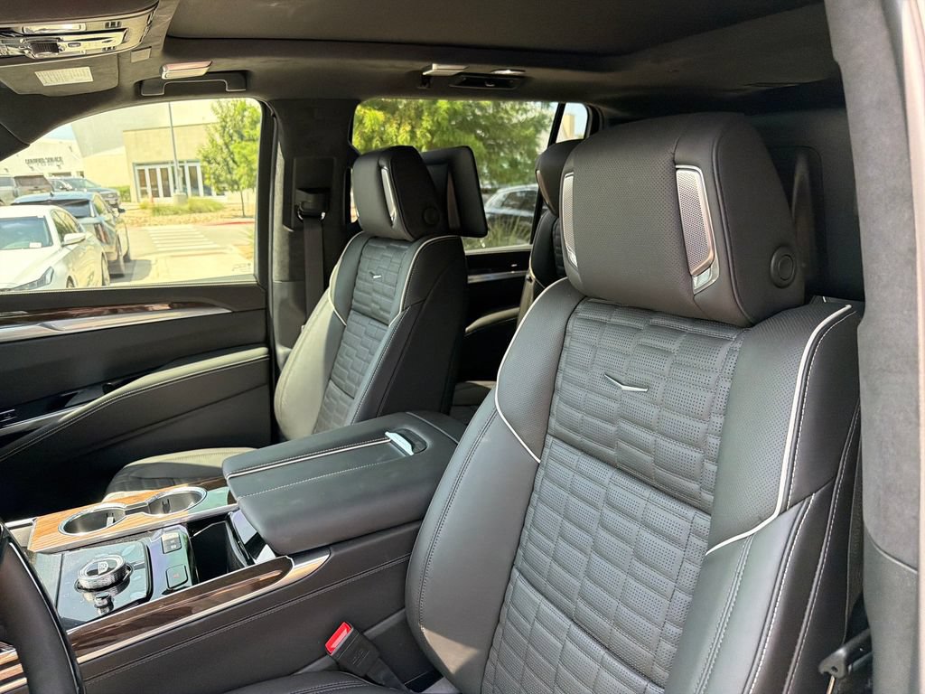 New 2026 Cadillac Escalade ESV Platinum Sport AWD/4WD image 19