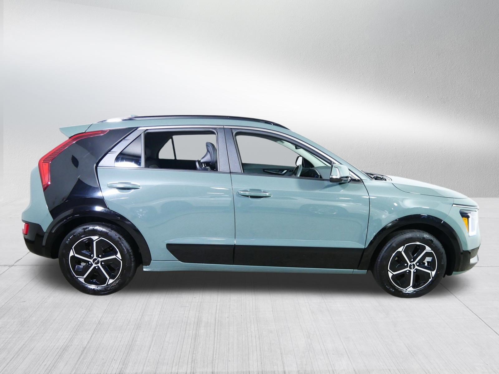 Used 2024 Kia Niro FWD image 8