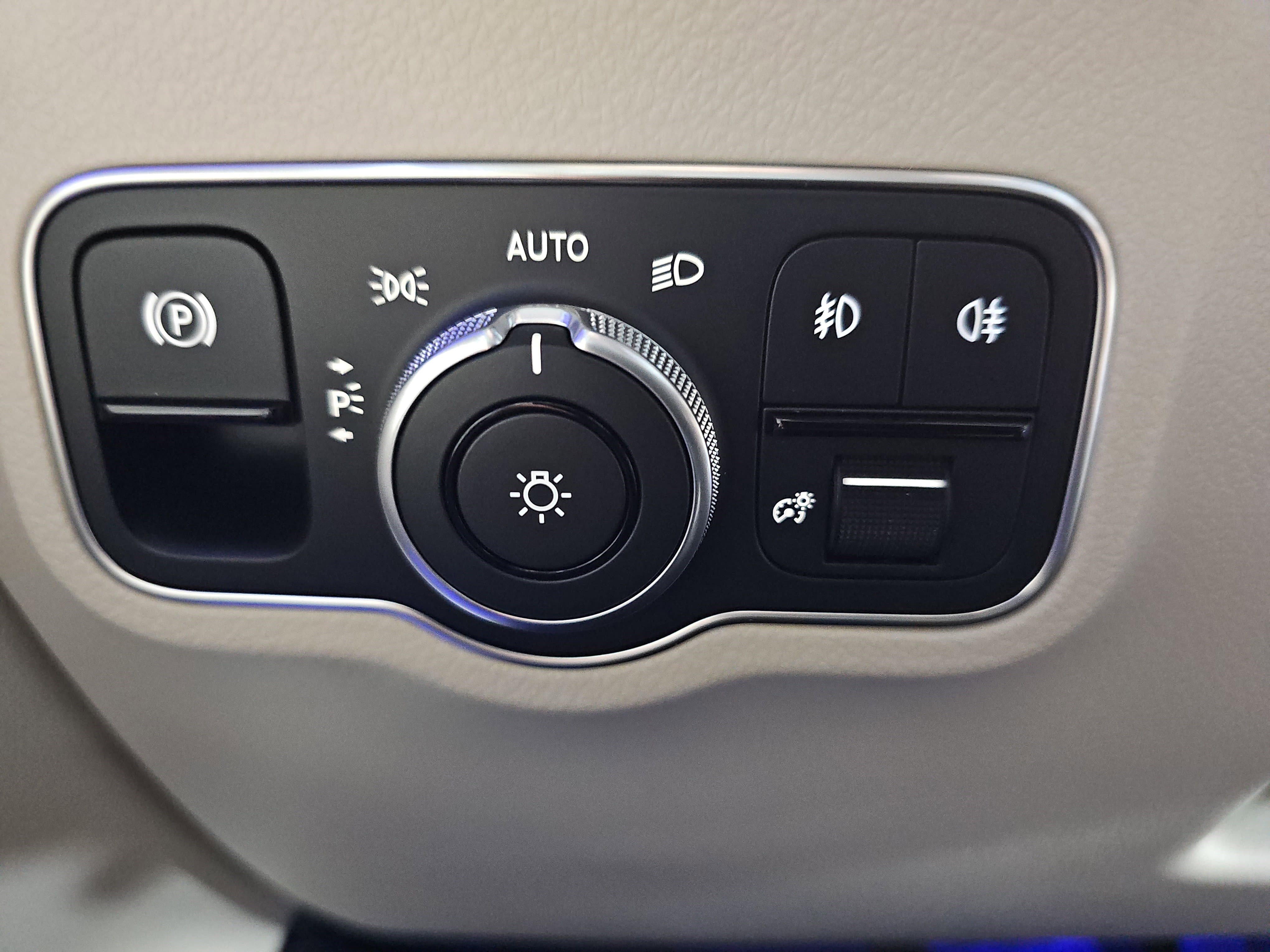 New 2026 Mercedes-Benz GLB 250 image 27