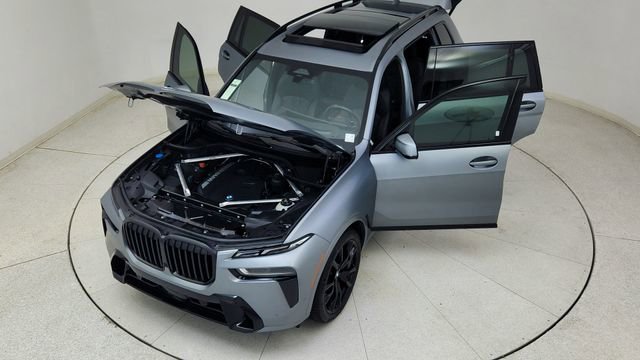 Used 2024 BMW X7 xDrive40i w/ M Sport Package image 89