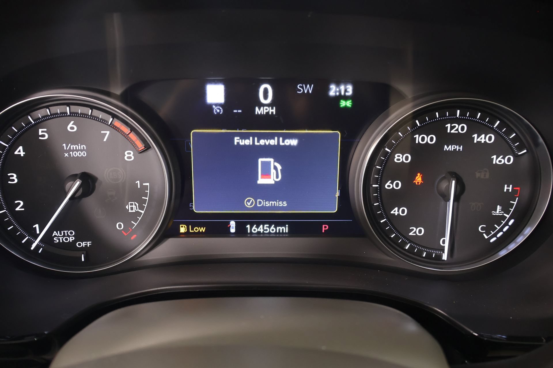 Used 2025 Cadillac XT6 Premium Luxury w/ Technology Package FWD image 4