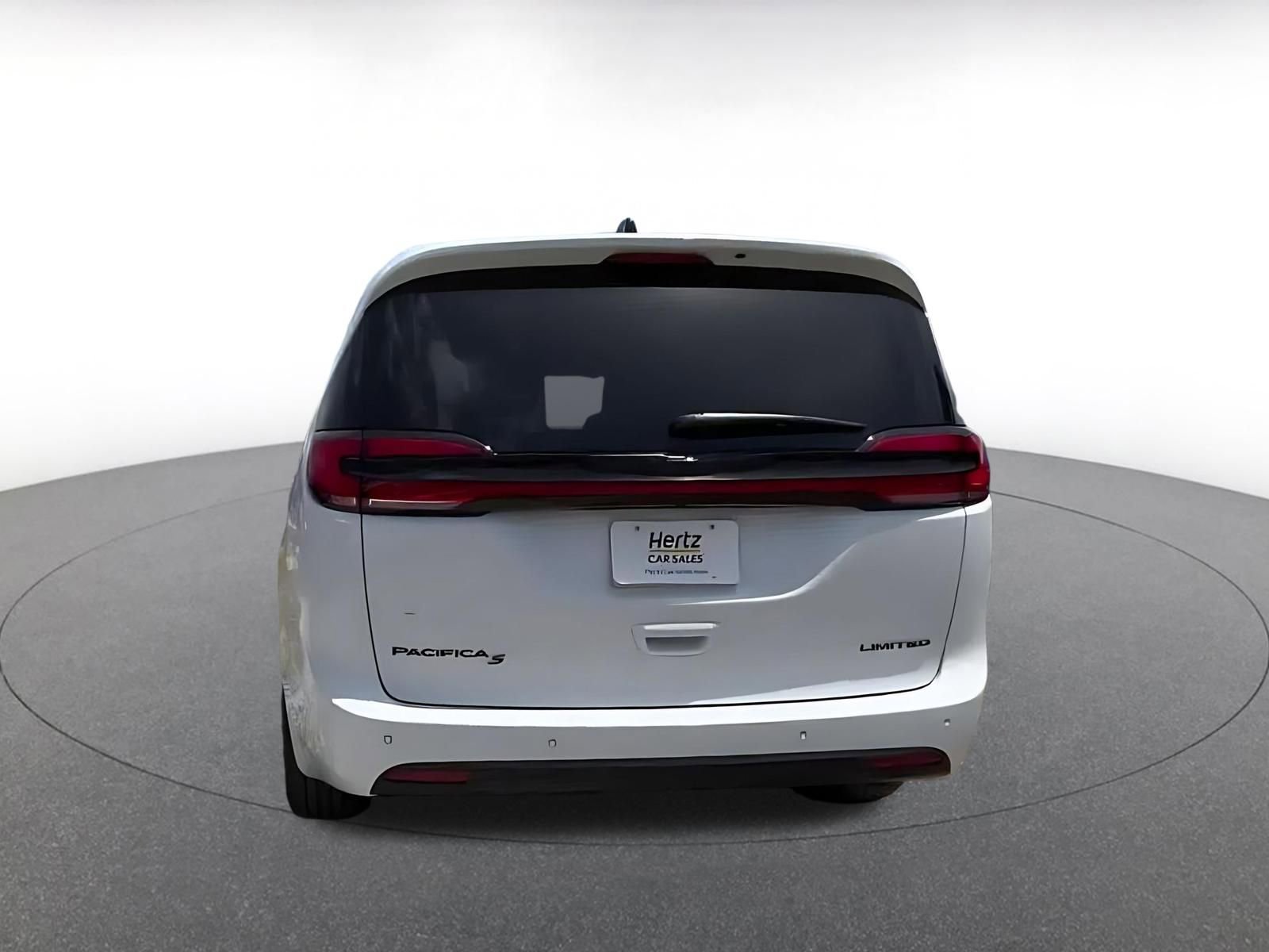 Used 2025 Chrysler Pacifica Limited FWD image 12