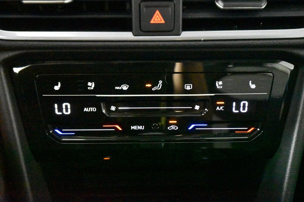 New 2025 Volkswagen Taos SEL image 18