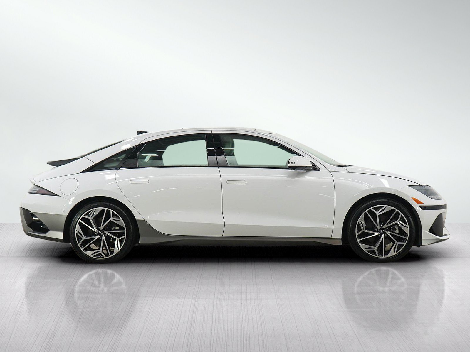 Used 2024 Hyundai Ioniq 6 Limited AWD/4WD image 6