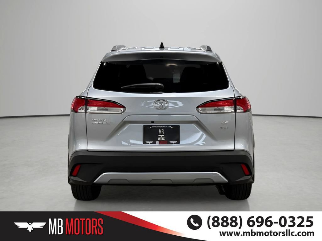 Used 2025 Toyota Corolla Cross LE AWD/4WD image 6