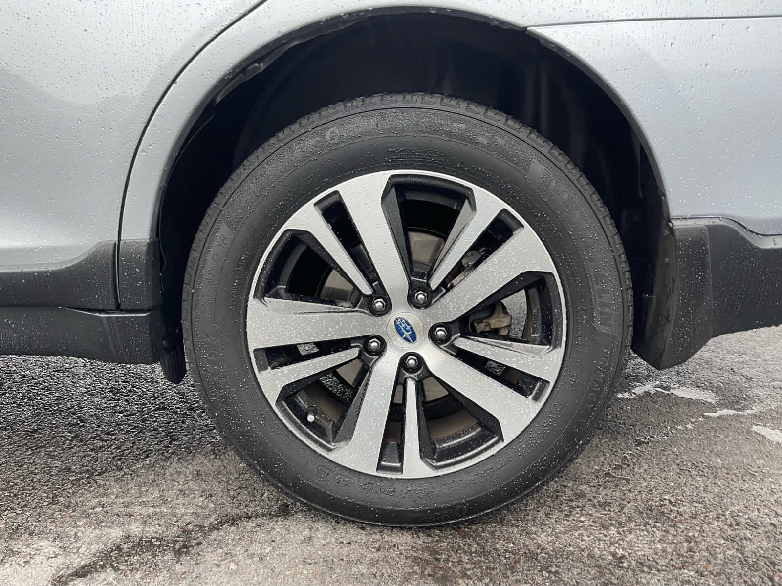 Used 2018 Subaru Outback 3.6R Limited image 12